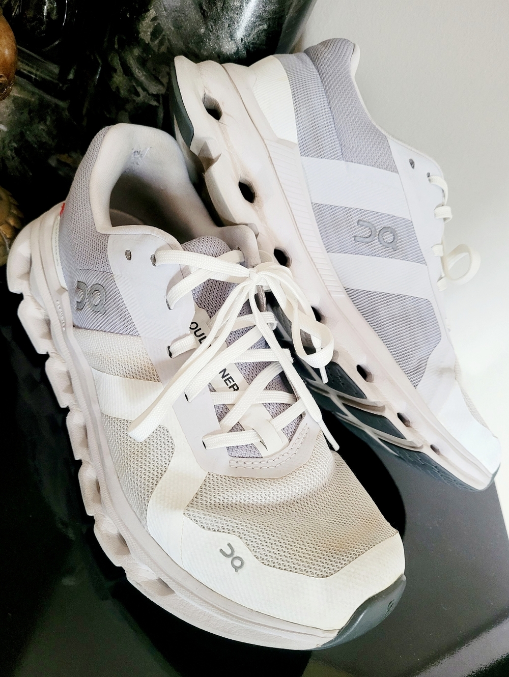ON Cloudrunner 2 Women's Lightweight White/Frost Gray Sneakers US 8 - Picture 2 of 16